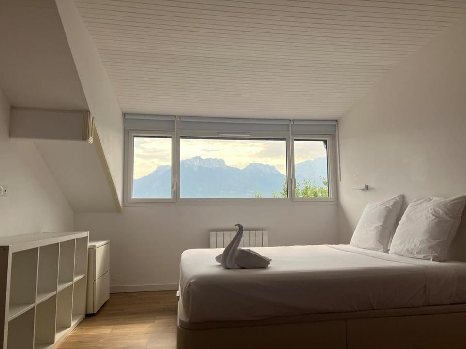 Bed, Natural landscape, Bedroom, Mountain view