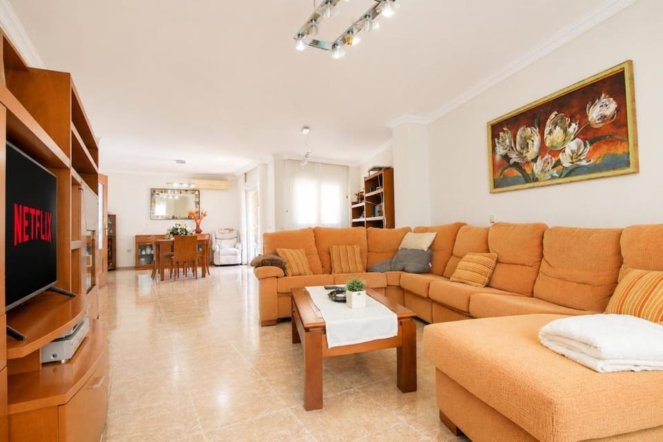 Spacious apartment in downtown Calpe Apartment in Calp
