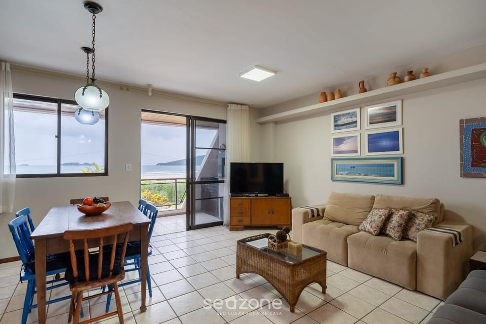 TV and multimedia, Living room, Dining area