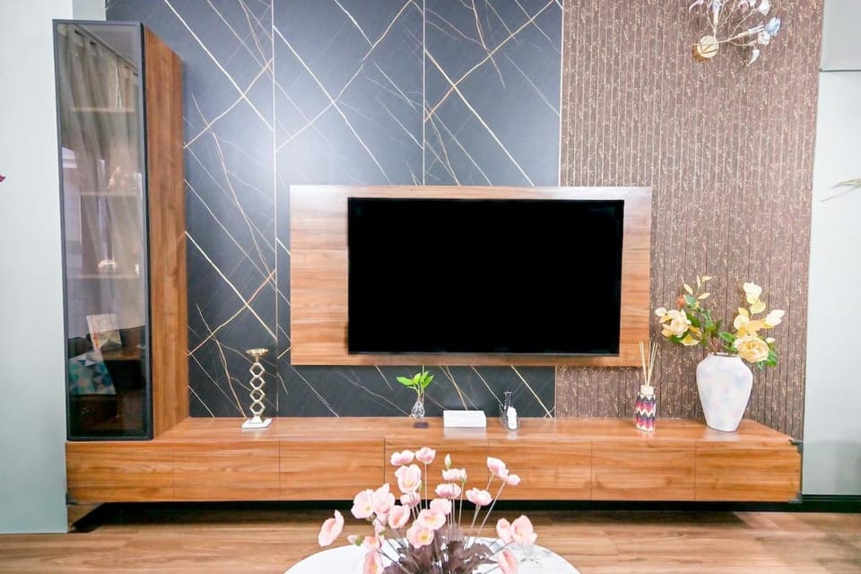 TV and multimedia, Evening entertainment