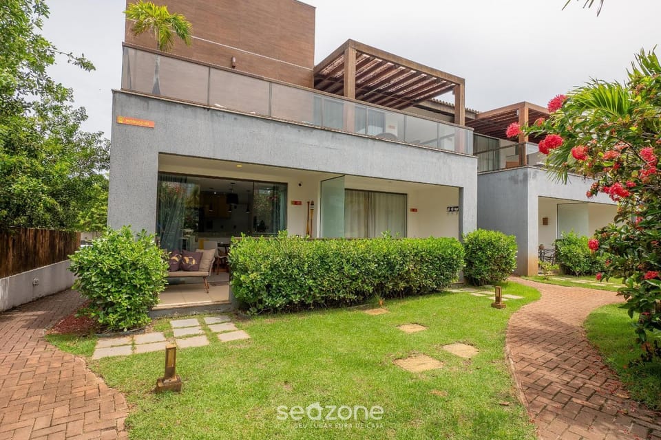 Facade/entrance, Garden, Balcony/Terrace