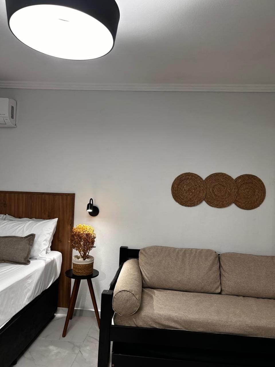 Studio no Gonzaga em frente à praia - Garagem, Ar condicionado, WI-FI Apartment in Santos