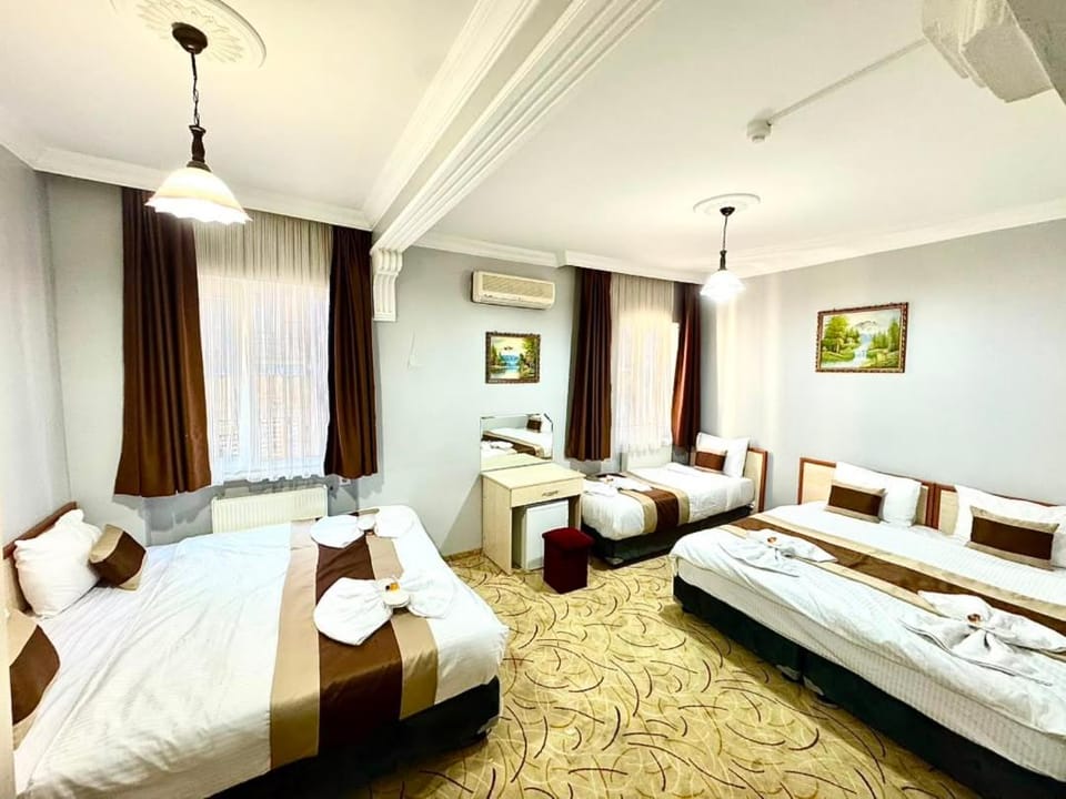 Bed, Living room, Photo of the whole room, Seating area, Bedroom, towels, air conditioner