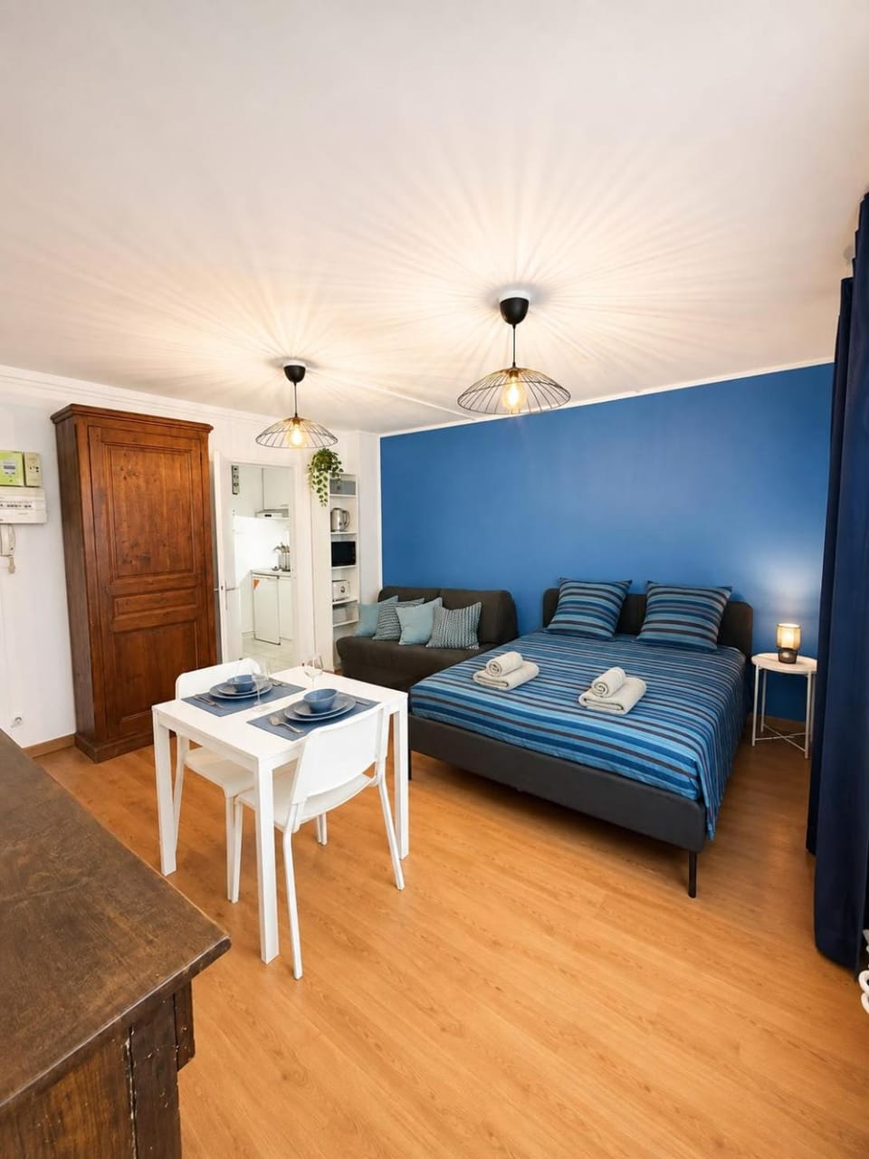 Grand Studio tout confort, Metro Apartment in Villeurbanne