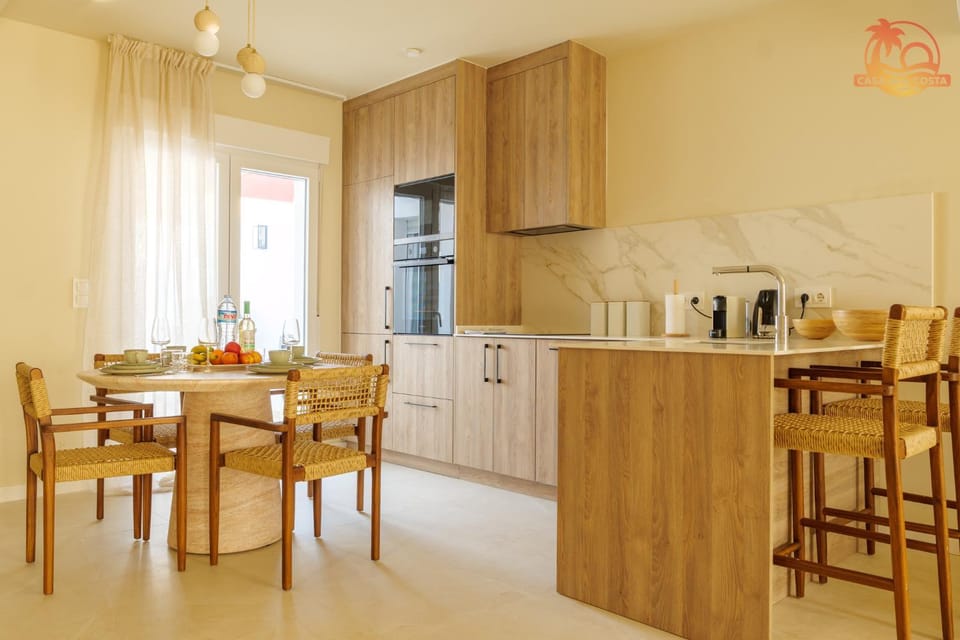 Coffee/tea facilities, Kitchen or kitchenette, Dining area, dishwasher, pet friendly, stove