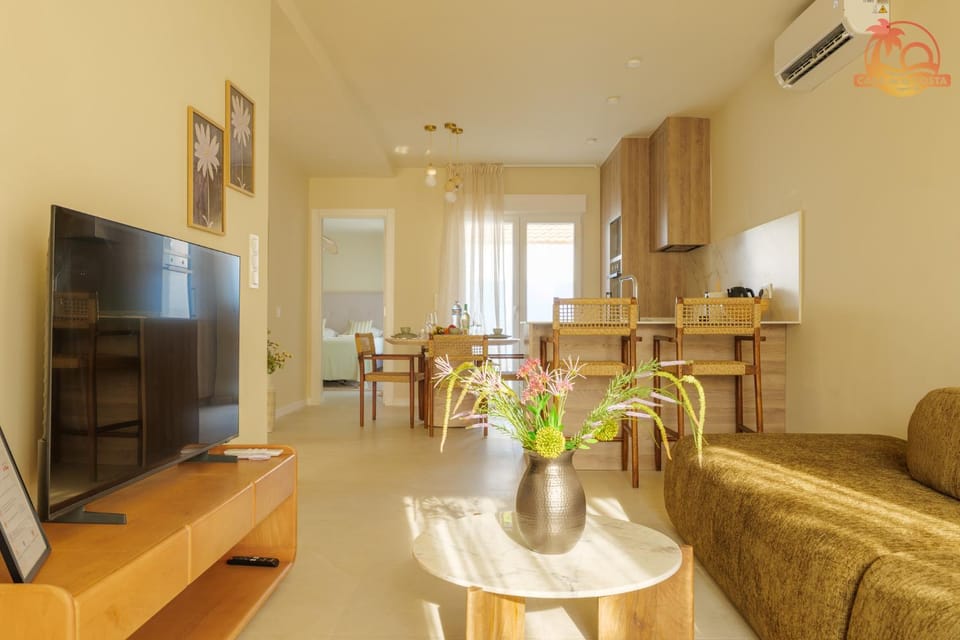 TV and multimedia, Living room, Seating area, Dining area, Evening entertainment, air conditioner