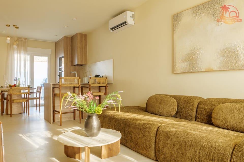 TV and multimedia, Living room, Seating area, air conditioner