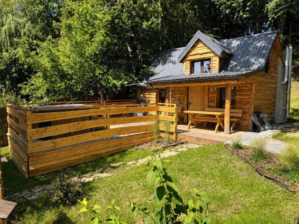 Property building, Day, Garden, Garden view