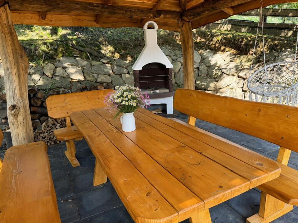 Day, Seating area