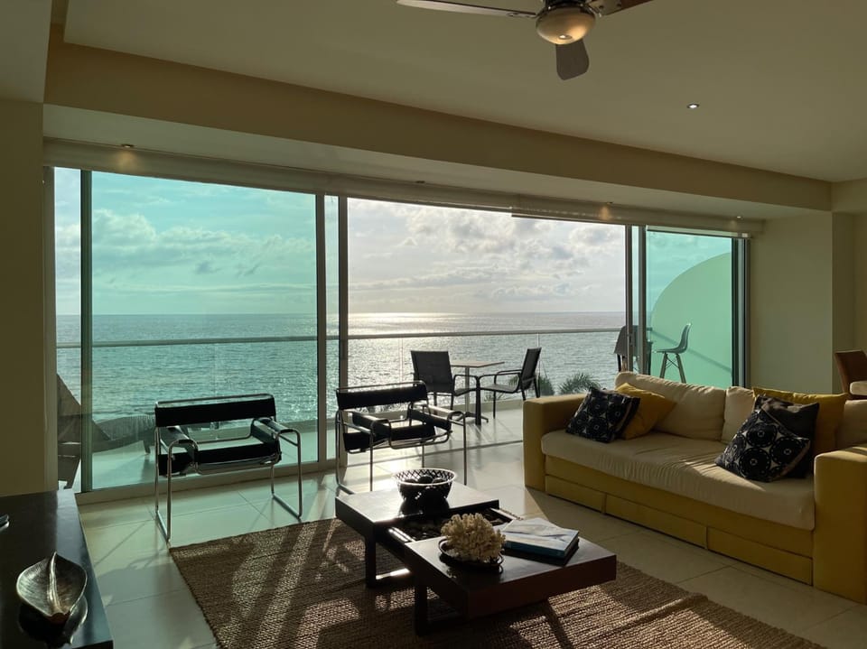 Beachfront Peninsula Puerto Vallarta-2nd floor Apartment in Puerto Vallarta