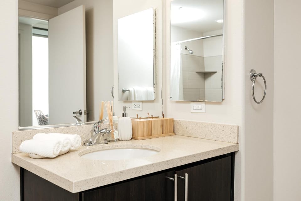 West Hollywood Hideaway Apartment in West Hollywood