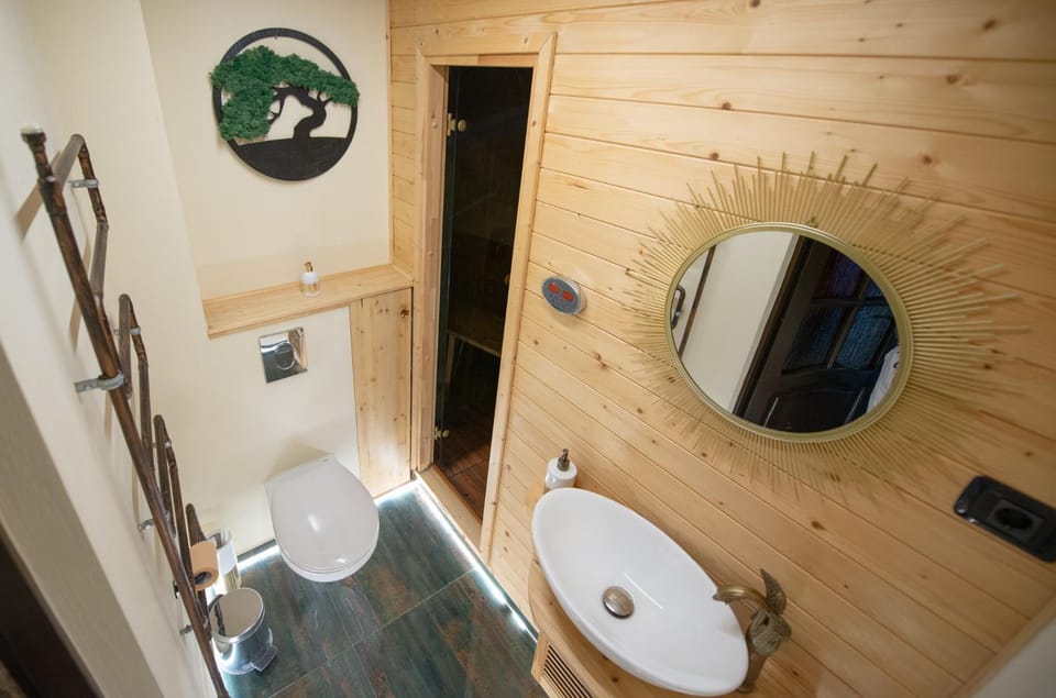 Shower, Toilet, Sauna