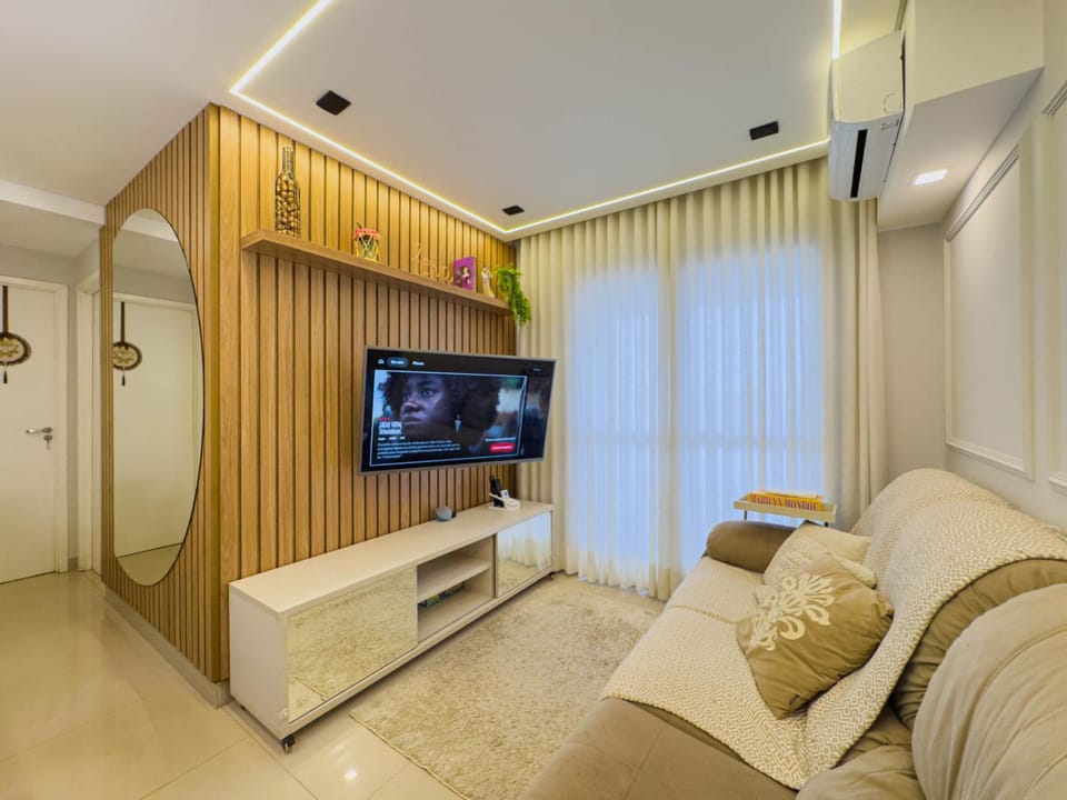 Communal lounge/ TV room, TV and multimedia, Living room, Seating area, air conditioner