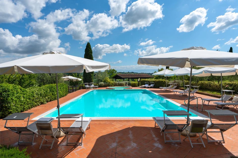 Swimming pool, sunbed