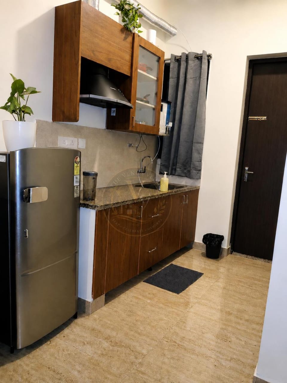 Kitchen or kitchenette, dishwasher