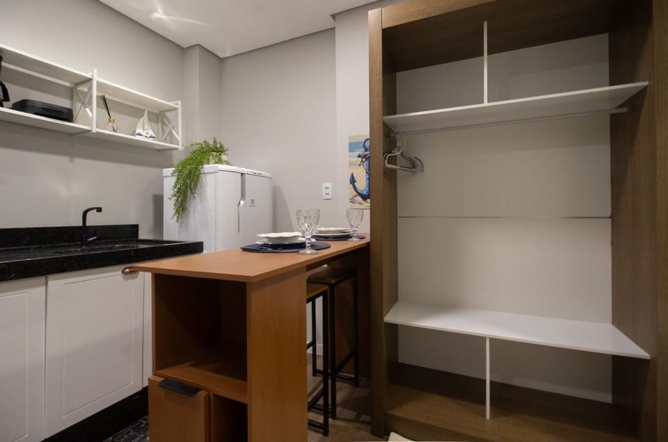 Kitchen or kitchenette, Bedroom