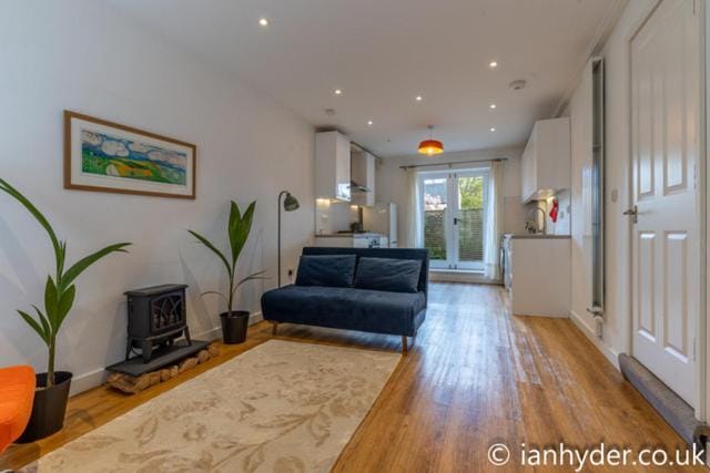 Garden Home by the Sea for Long Term Let House in Brighton