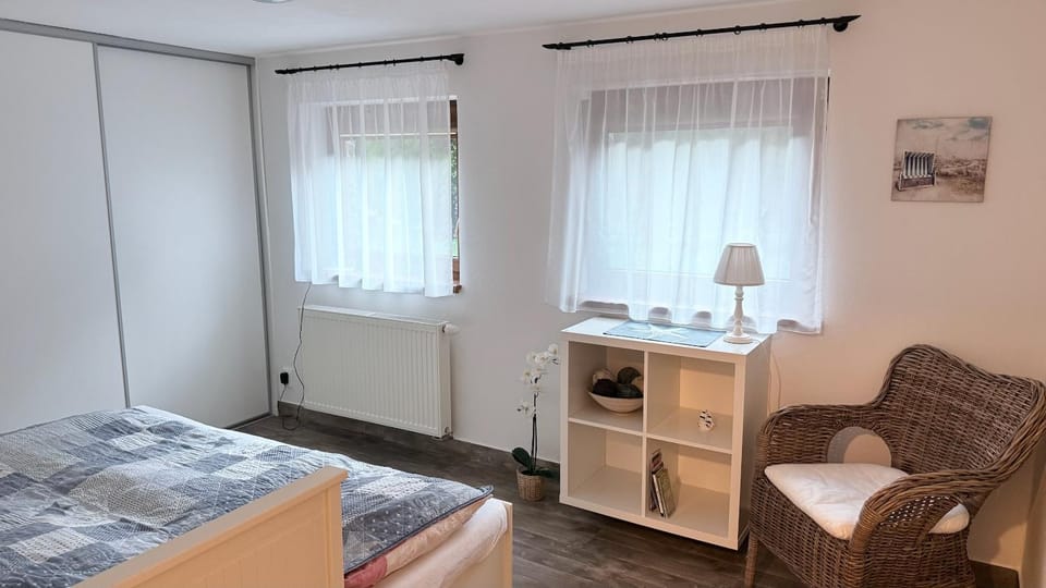 Bed, Photo of the whole room, Bedroom, wardrobe
