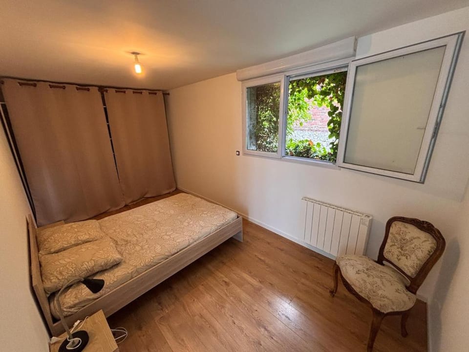 Apartment with Jacuzzi 5 minutes from Rouen Apartment in Normandy