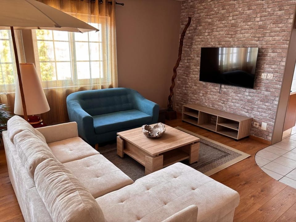Apartment with Jacuzzi 5 minutes from Rouen Apartment in Normandy