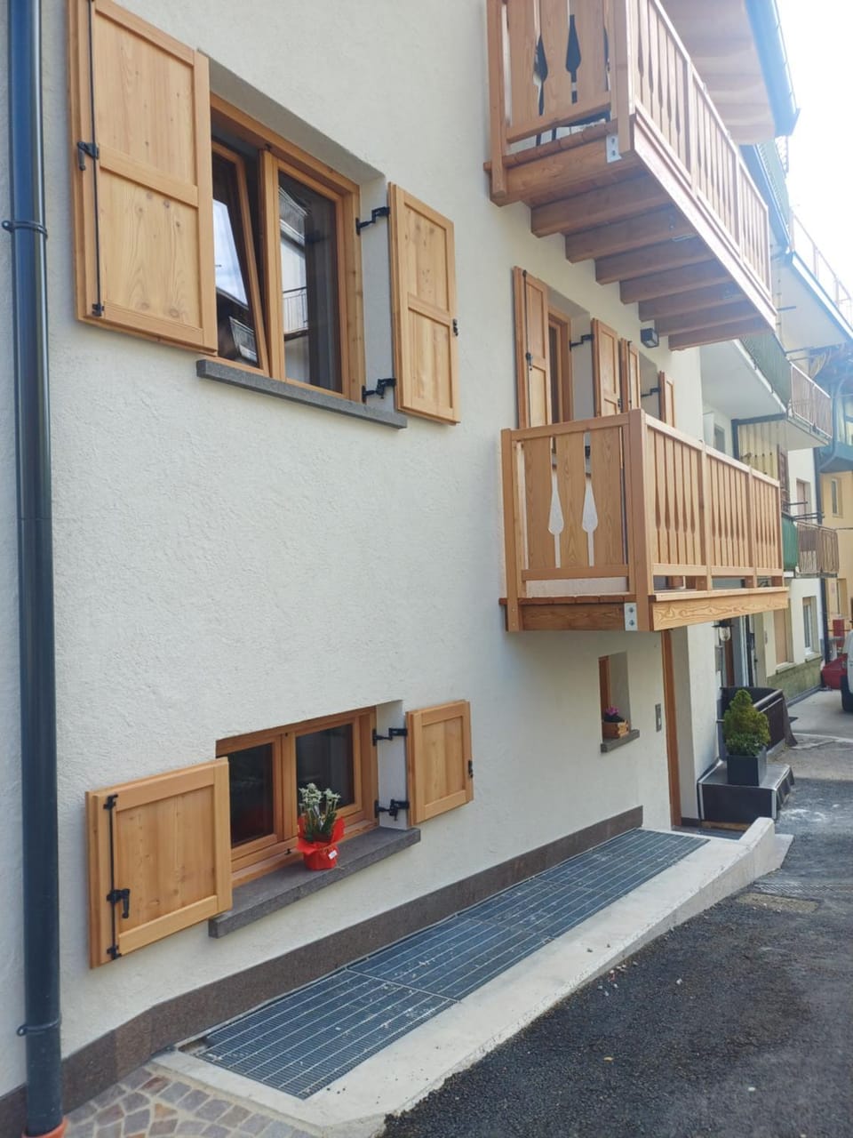 Property building, Street view