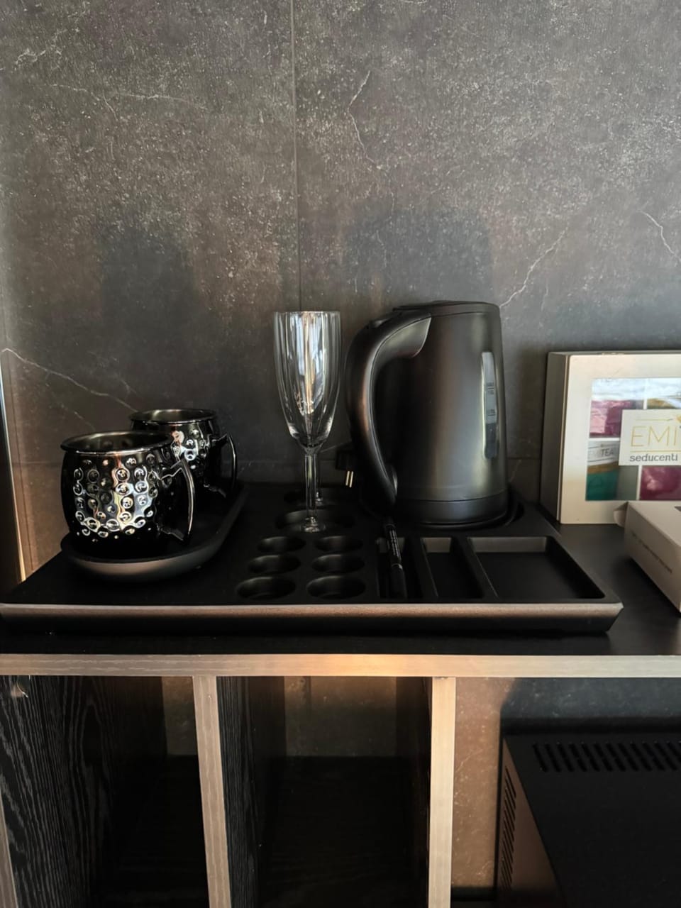 Coffee/tea facilities, Kitchen or kitchenette