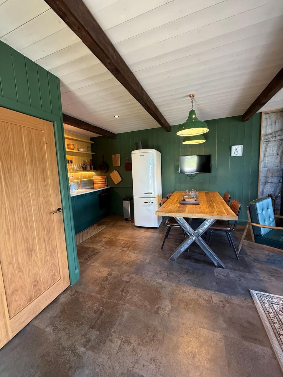 Waters Edge Apartment in North Dorset District