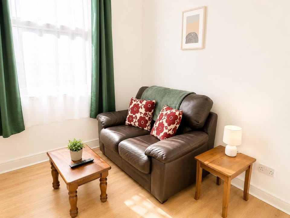 Stoneway Villa - Free Parking, Netflix, Near Centre Apartment in Coventry