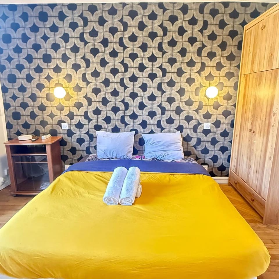Large studio with equipped kitchen near Paris Apartment in Drancy