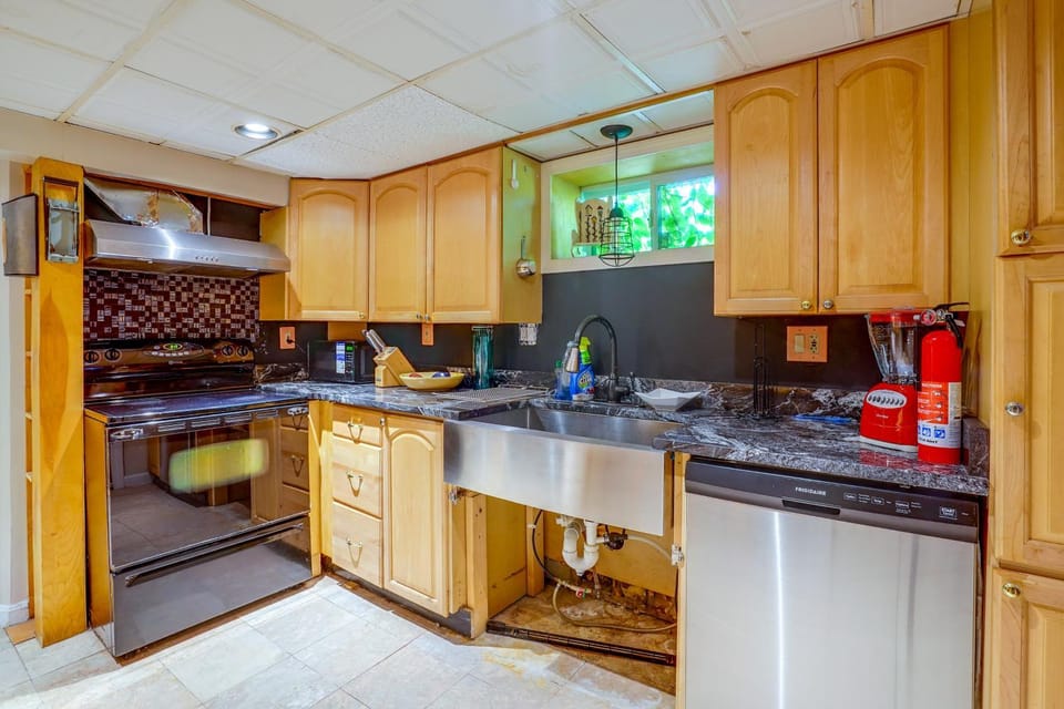 Near Shopping & Canobie Lake! Apartment w/ Grill Apartment in Methuen
