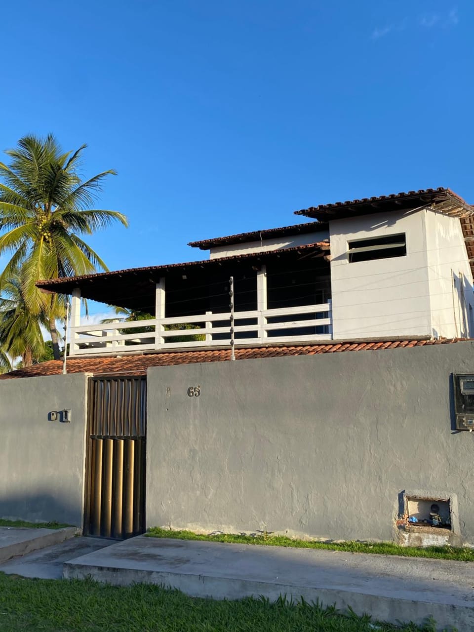 Facade/entrance, Day