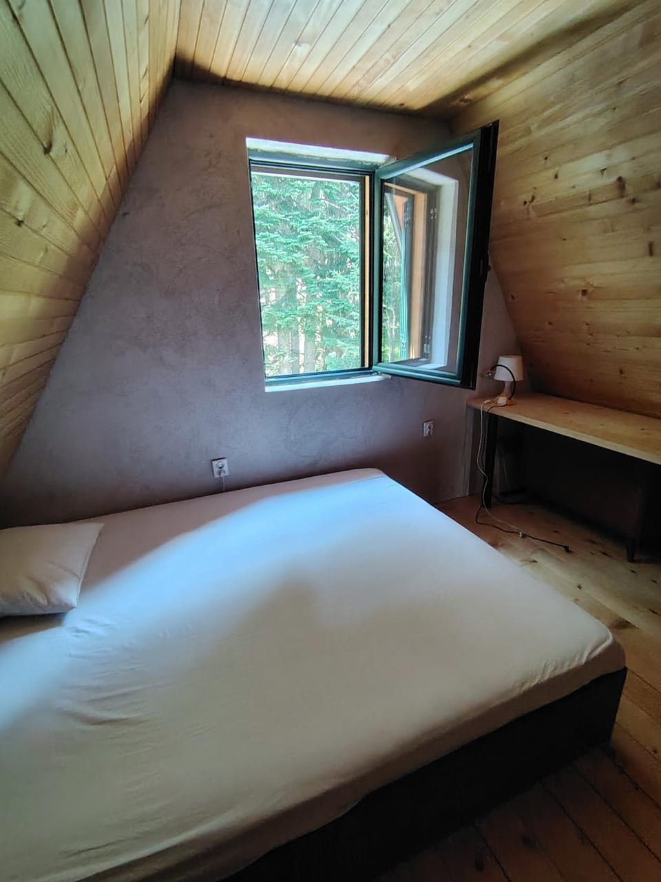 Woodland House Retreat - Cozy Cabin near the Town Center Cabin in Montenegro
