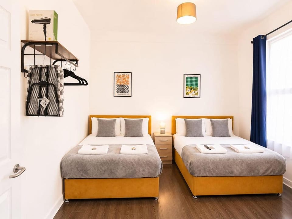 Stoneway Nest - Stunning Studio Oasis, Parking, Netflix, WiFi Apartment in Coventry