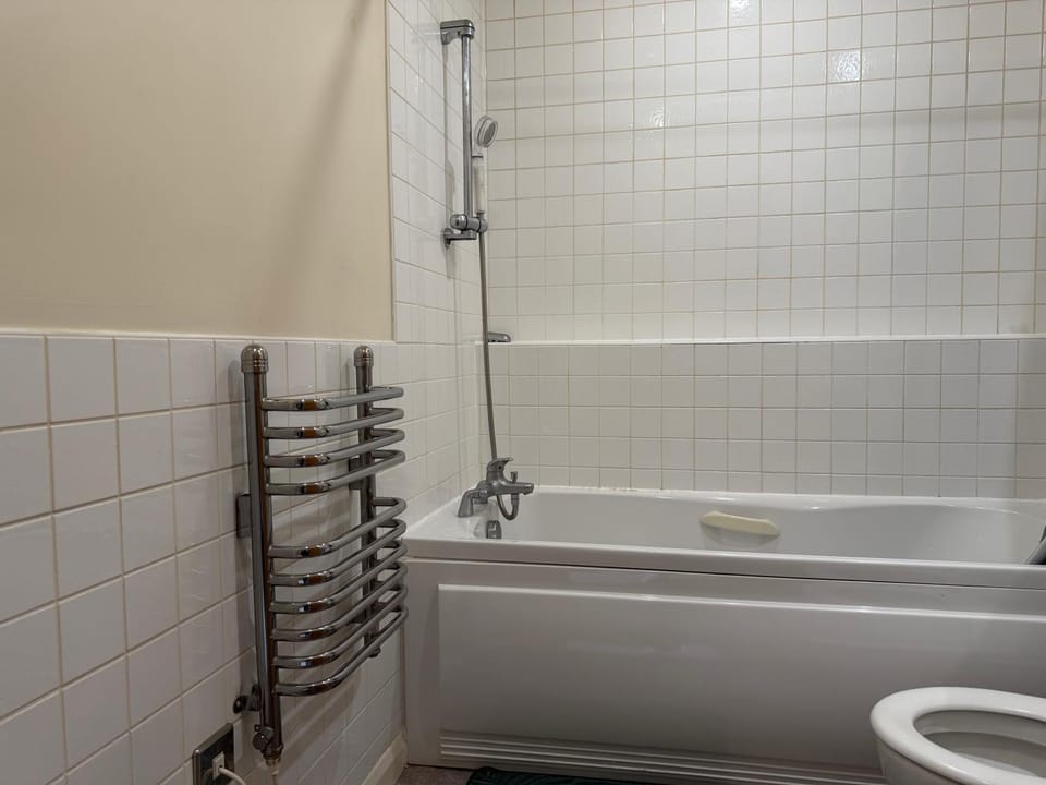 Modern Lancaster Townhouse, Free Parking House in Lancaster