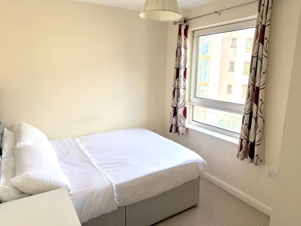 Modern Lancaster Townhouse, Free Parking House in Lancaster