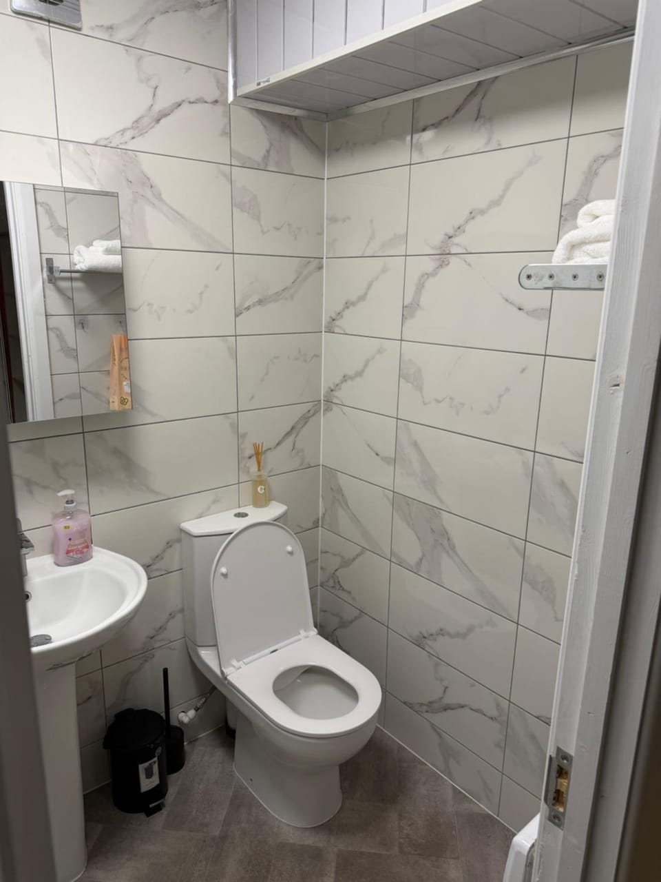 Modern Lancaster Townhouse, Free Parking House in Lancaster