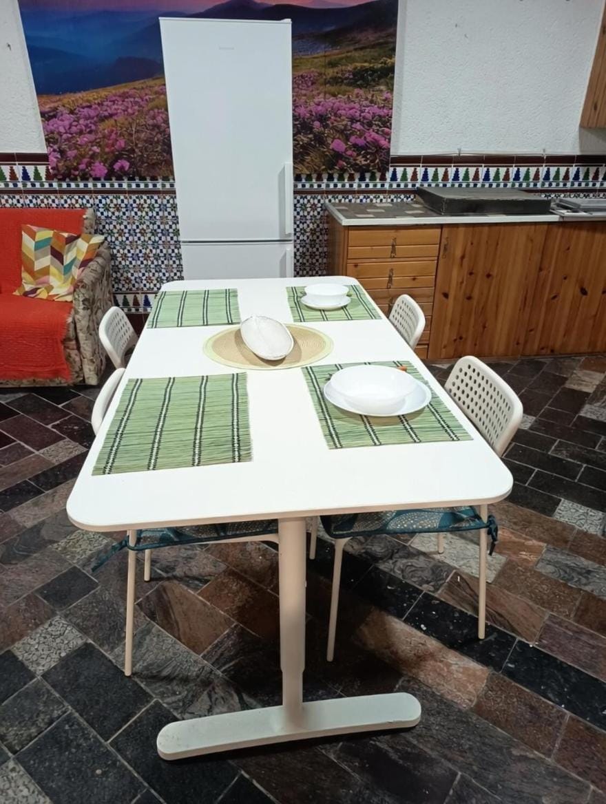 Privat space neben U Bahn Haltestelle, Strand und Flughafen Apartment in Barcelona