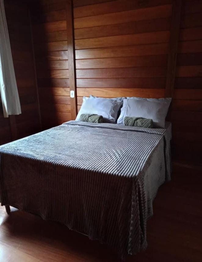 Bed, Bedroom, towels, air conditioner