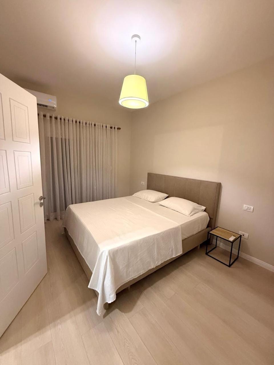 Clint's Seaside Retreat - Modern Apartment with Veranda Apartment in Tirana County, Albania