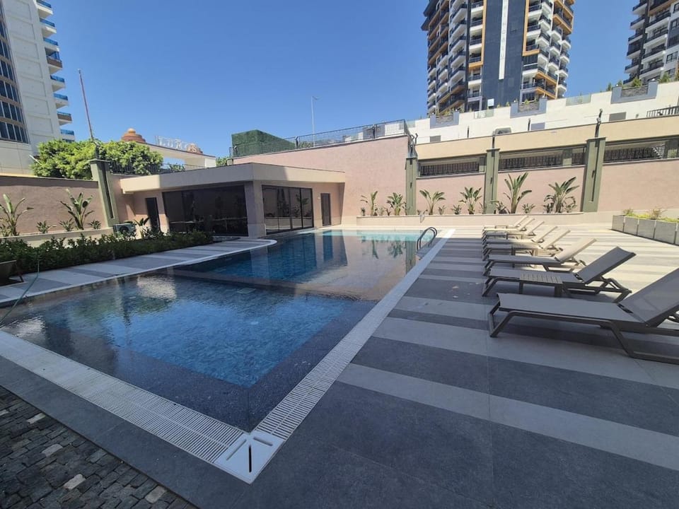 Day, Swimming pool, Swimming pool, sunbed