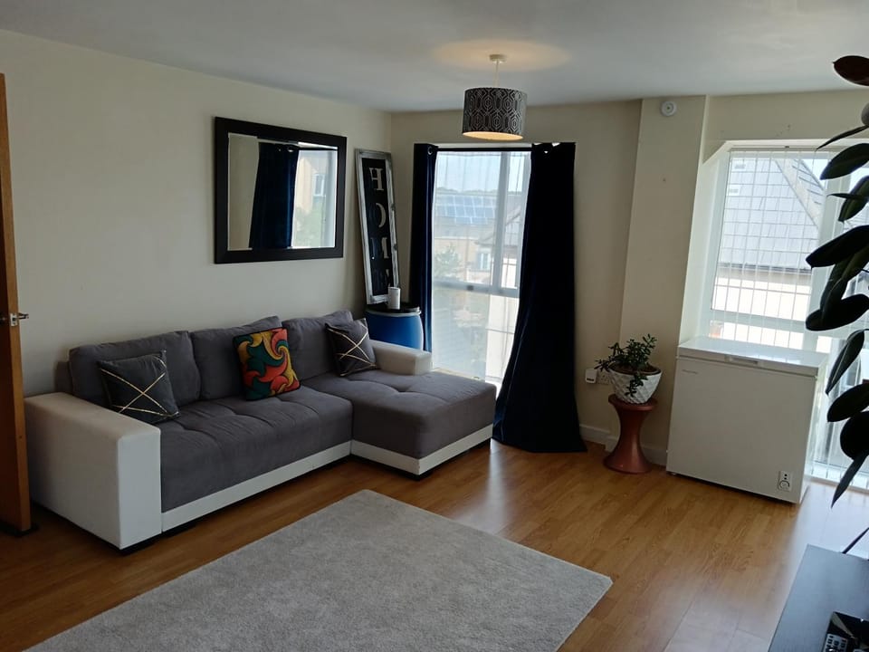 TV and multimedia, Living room, Seating area, Street view, Street view