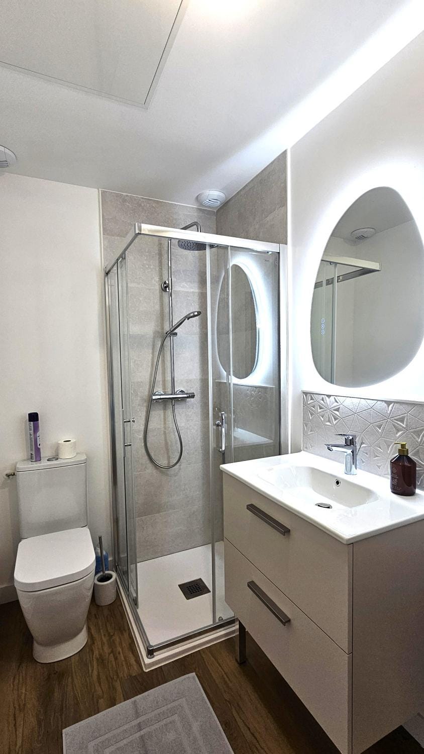 Shower, Toilet, Bathroom