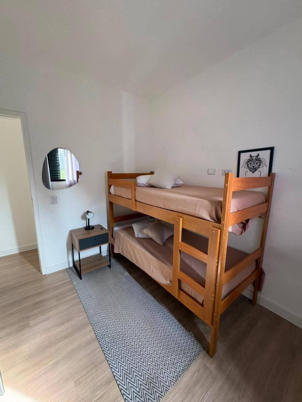 Bedroom, bunk bed