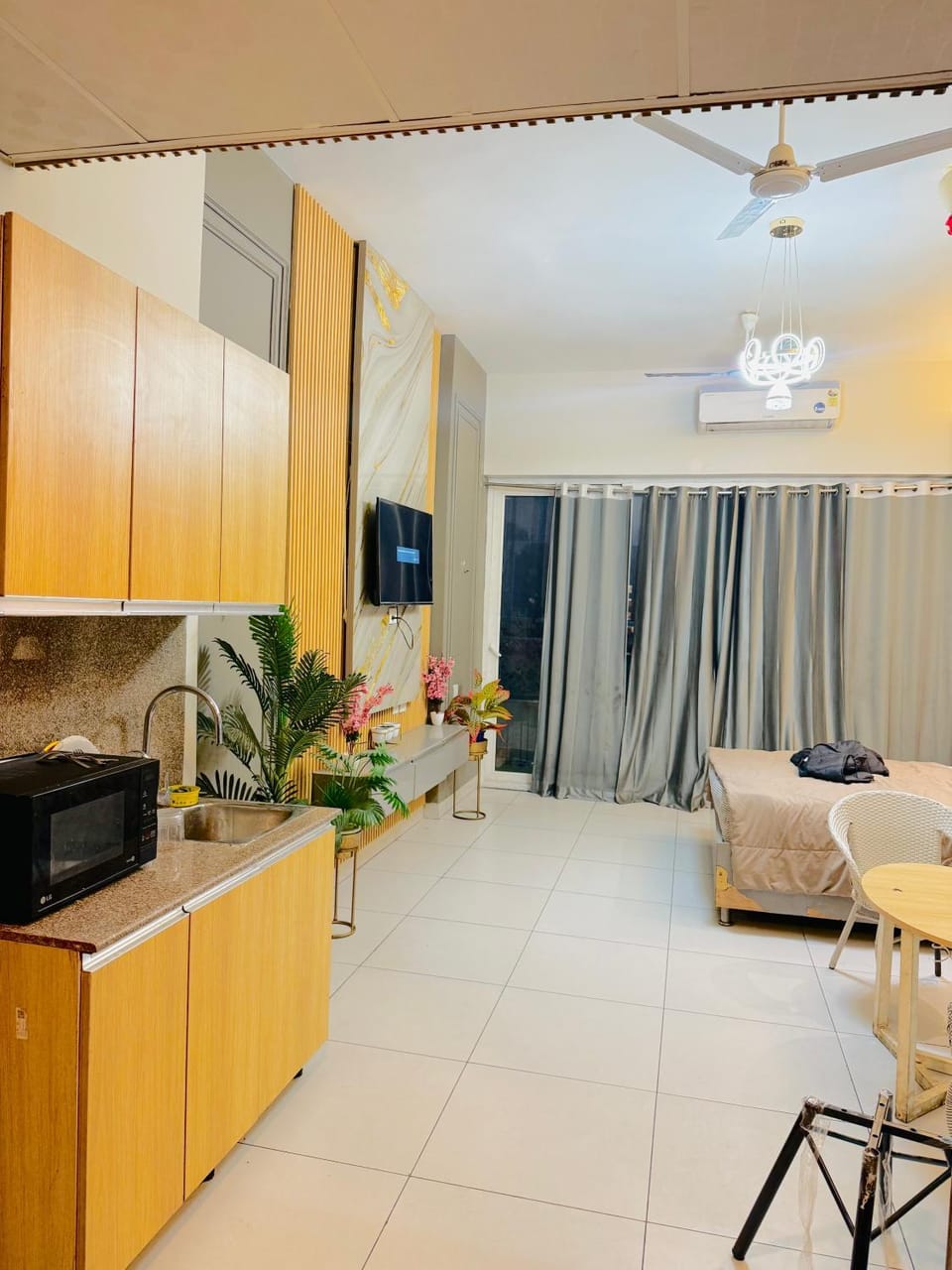 Vibe villa Apartment in Noida