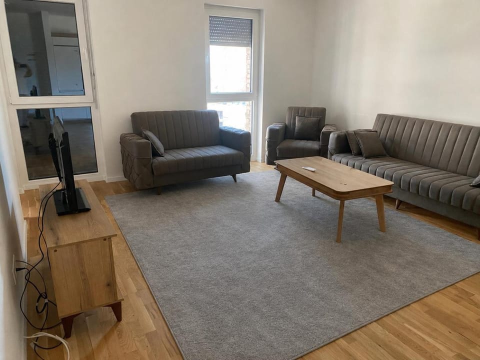 Gjakova Neubauwohnung Zentrum mit Aufzug 5 Stock Apartment in Europe