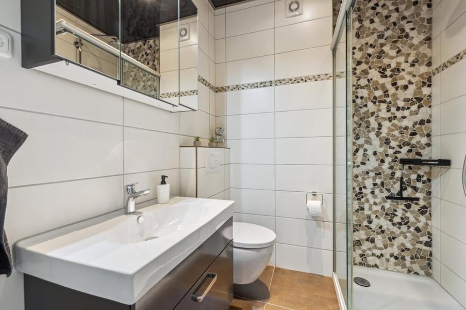 Shower, Toilet, Bathroom