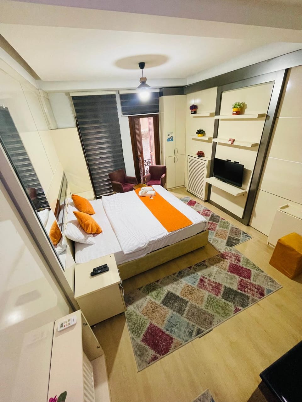 TV and multimedia, Photo of the whole room, Bedroom, towels