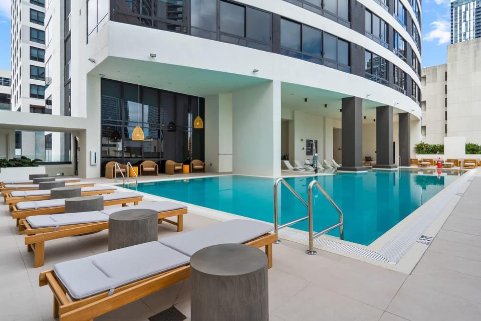 Luxury Miami 1BR Apt Pool & Beach Access for 4 Apartment in Miami