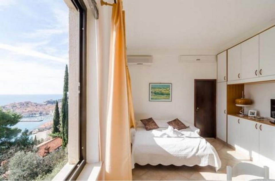 Living room, Bedroom, City view