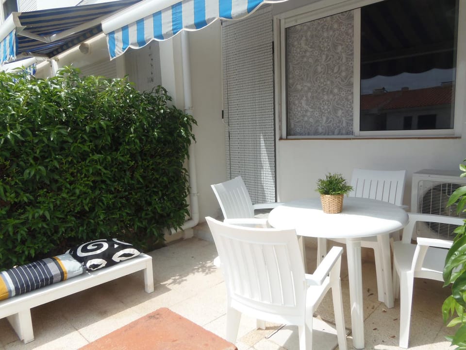 Patio, Day